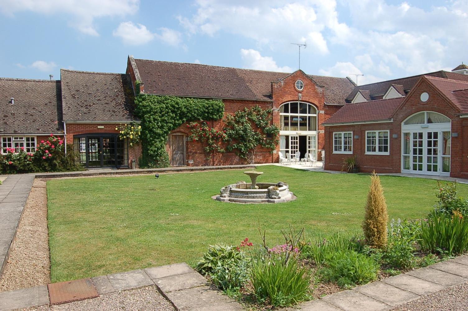 Kings Court Hotel Alcester Exterior photo